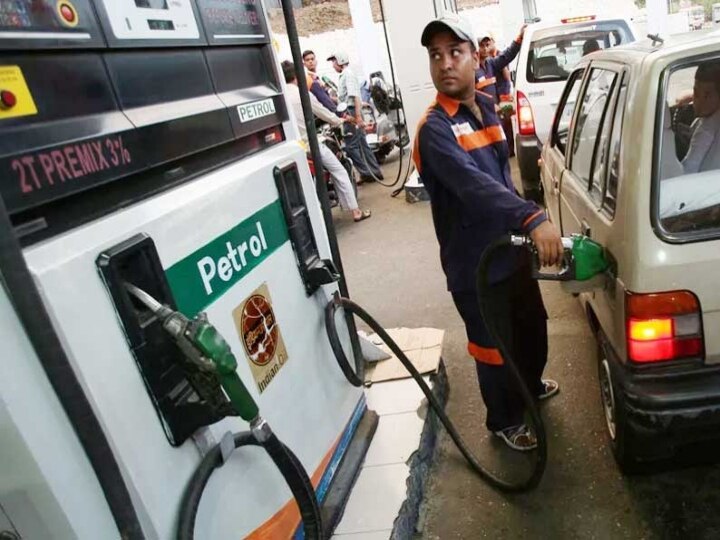 Petrol and Diesel Price: ஏற்றத்தாழ்வுகளை சந்திக்கப்போகும் கச்சா எண்ணெய் விலை?.. இன்றையை பெட்ரோல், டீசல் விலை என்ன.. விவரம் உள்ளே..!