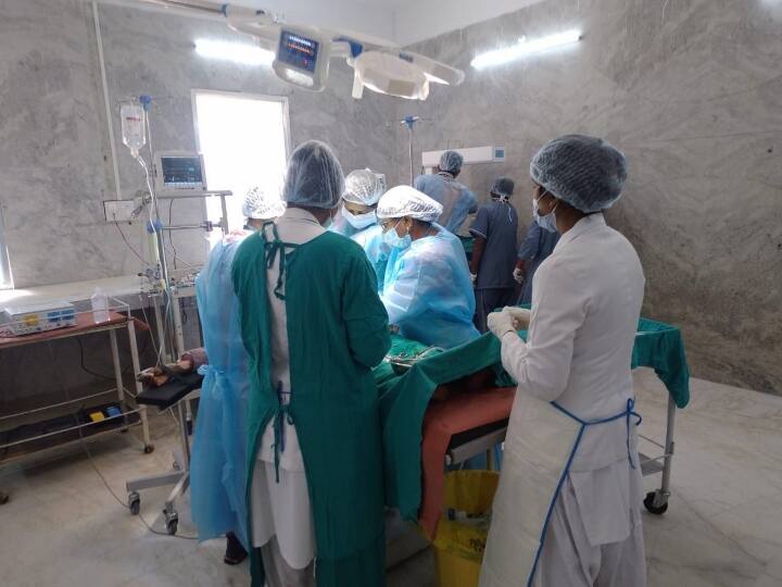 Koriya News: जनकपुर सामुदायिक स्वास्थ्य केंद्र में शुरू हुई सिजेरियन सुविधा, कलेक्टर ने स्वास्थ्य टीम को दी बधाई