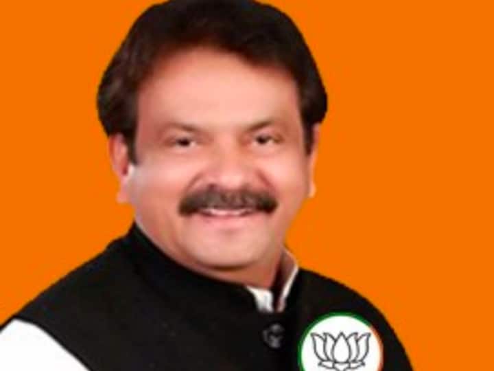 Union Minister SP Singh Baghel Election journey who contest against Akhilesh Yadav Karhal Mainpuri ANN UP Election 2022: अखिलेश के खिलाफ उतरे एसपी सिंह बघेल से  प्रभावित हो गए थे मुलायम सिंह यादव, जानिए पूरी प्रोफाइल