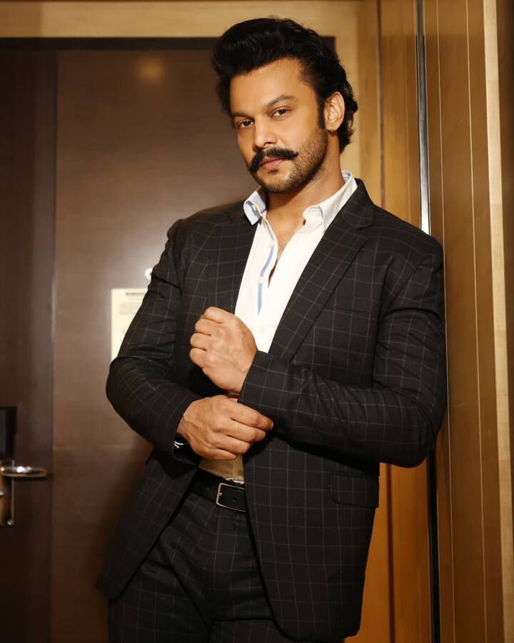 Aadinath Kothare : बॉलिवूड चित्रपट