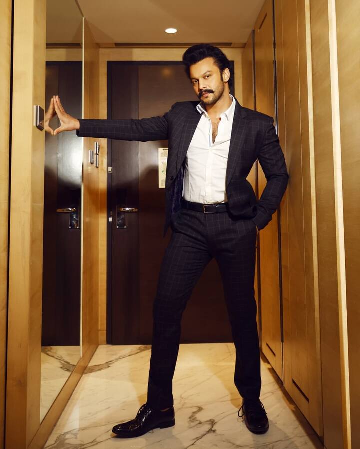 आता लवकरच तो दिग्दर्शक रमेश सिप्पीच्या आगामी प्रोजेक्टमध्ये दिसणार आहे.