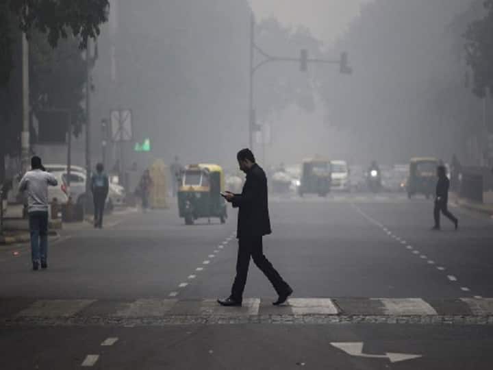 Weather Update: Dense fog will remain in Delhi even today, snowfall continues in Kashmir-Himachal Pradesh, know the weather condition of your state Weather Update: दिल्ली में आज भी छाया रहेगा घना कोहरा, कश्मीर-हिमाचल प्रदेश में बर्फबारी जारी, जानें अपने राज्य के मौसम का हाल