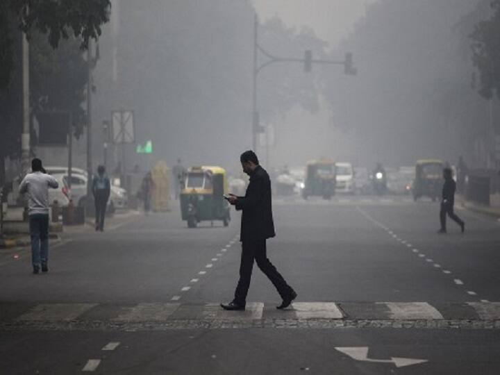 Delhi Weather After rain in Delhi there is dense fog know what will be the weather in the coming days ann Delhi Weather: दिल्ली में बारिश के बाद छाया घना कोहरा, जानिए आने वाले दिनों में कैसा रहेगा मौसम का हाल