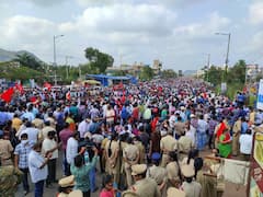 చలో విజ‌య‌వాడ కార్యక్రమంలో ఎరుపెక్కిన బెజవాడ.. ప్రభుత్వం మోసం చేసిందని ధ్వజం