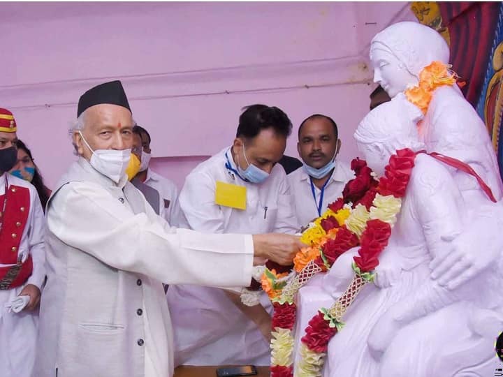 Maharashtra Governor Bhagat Singh koshyari pays homage to mansaheb jijau inspects historical places in sindkhedraja माँ जिजाऊंच्या जन्मस्थळी भेट देऊन माझं जीवन धन्य झालं : राज्यपाल भगतसिंह कोश्यारी