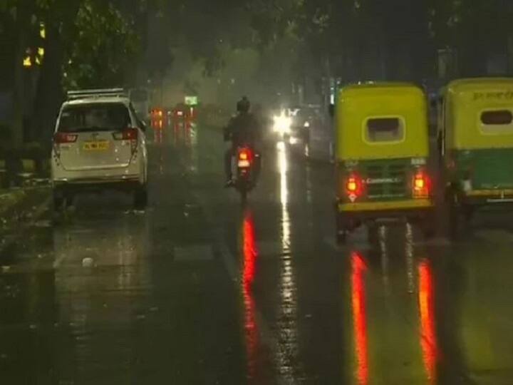 Delhi-NCR Weather and Pollution Report: today weather and pollution report of delhi-ncr 4 february, rain in delhi-ncr today Delhi-NCR Weather Report: आज भी दिल्ली में गरज के साथ होगी बारिश, सर्दी के मामले में 19 सालों में रिकॉर्ड टूटा