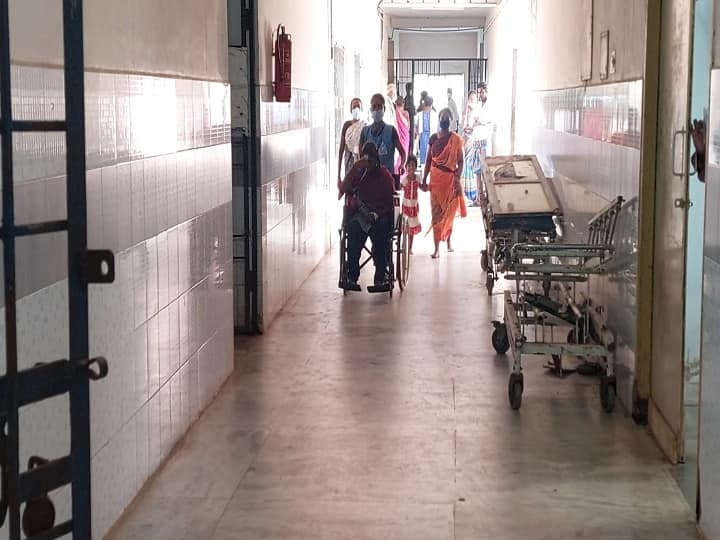 குழந்தை திருமணத்தால் மனமுடைவு.. 11-ஆம் வகுப்பு மாணவி விஷமருந்தி தற்கொலை முயற்சி.. Thiruvarur: An 11th class student attempted suicide due to child marriage - Sister was hospitalized for drinking poison mixed with soft drinks குழந்தை திருமணத்தால் மனமுடைவு.. 11-ஆம் வகுப்பு மாணவி விஷமருந்தி தற்கொலை முயற்சி..