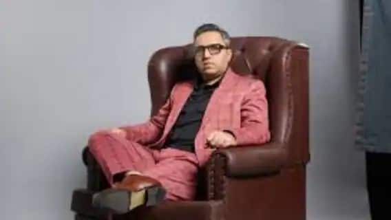 शार्क टँक इंडियाच्या परीक्षकांच्या यादीत पहिले नाव आहे अश्नीर ग्रोव्हर (Ashneer Grover) यांचे. अश्नीर हे फिनटेक फर्म ‘भारतपे’चे सह-संस्थापक आणि एमडी आहेत. त्यांनी आयआयटी दिल्ली आणि आयआयएम अहमदाबादमधून शिक्षण घेतले आहे. अश्नीर यांची एकूण संपत्ती 700 कोटी आहे. मिडिया रिपोर्ट्सनुसार एका एपिसोडसाठी Asheer Grover तब्बल दहा लाक रुपये मानधन घेतात.