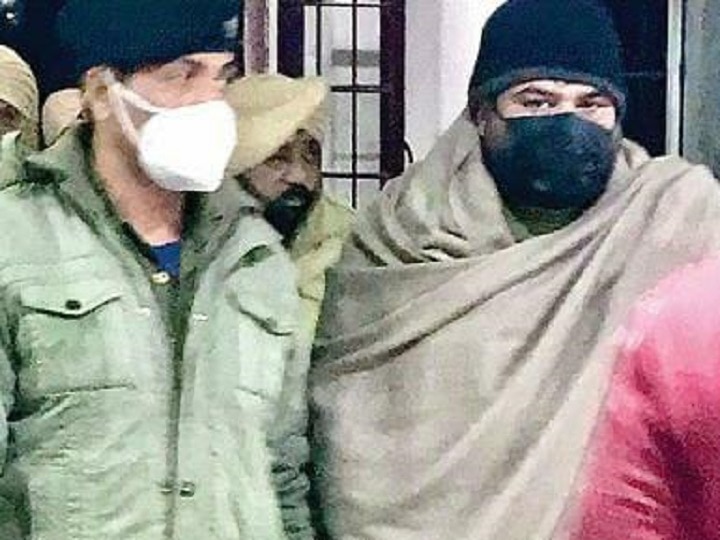 CM Channi Troubles Increased Just Before Punjab Elections, ED Arrested  Nephew Honey In Sand Mining Case Ann | Punjab Election: भांजे हनी की  गिरफ्तारी के बाद बढ़ीं CM Channi की मुश्किलें, मजीठिया