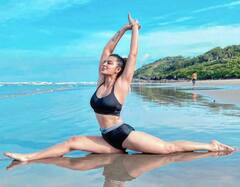 ટીવી એક્ટ્રેસ આશકા ગોરડિયાની યોગ કરતી હોટ તસવીરો થઈ વાયરલ