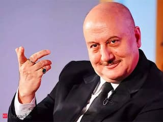 Watch: Anupam Kher पर चढ़ा 'ऊ अंतावा' का खुमार, तो शेयर कर दिया ये मजेदार वीडियो
