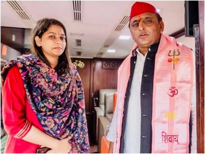 UP Election 2022: योगी आदित्यनाथ को काला झंडा दिखाने वाली छात्र नेता को सपा ने दिया टिकट, जानिए कैसा रहा है उनका सफर UP Assembly Election 2022 Samajwadi Party gave ticket to Puja Shukla from Lucknow North UP Election 2022: योगी आदित्यनाथ को काला झंडा दिखाने वाली छात्र नेता को सपा ने दिया टिकट, जानिए कैसा रहा है उनका सफर