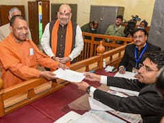 CM Yogi ने दाखिल किया नामांकन, Amit Shah ने बताया Gorakhpur का मतलब