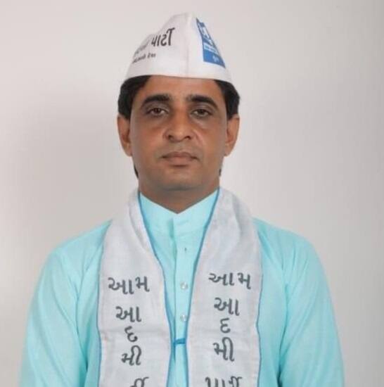 Party gives notice to AAP corporator Vipul Mowlia સુરત AAPમા ભંગાણના એંધાણ, આપના કોર્પોરેટર વિપુલ મોવલિયાને પાર્ટીએ આપી નોટિસ 