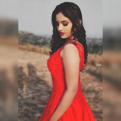 Rajeshwari Kharat: जणू लाल परीच; राजेश्वरी खरातचे लाल ड्रेसमधील फोटो पाहून चाहते घायाळ!