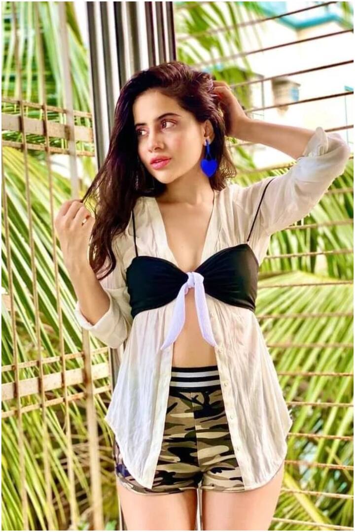 उर्फी जावेद हमेशा से ही अटपटा फैशन अपनाती हुई नजर आई हैं. उसकी एक झलक इन तस्वीरों में भी देखने को मिल रही है.