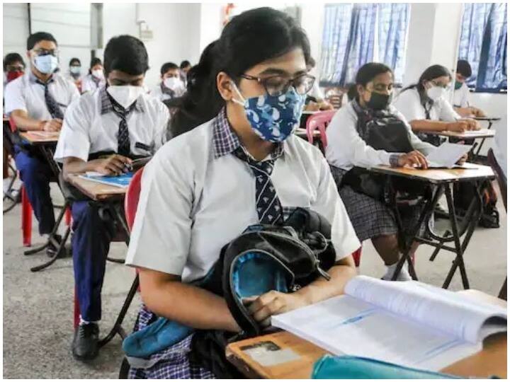 School Reopening new guidelines released by centre now schools have to follow these rules for covid safety know details Schools Re-opening New Guidelines: स्कूल खोलने को लेकर सरकार ने जारी की नई गाइडलाइंस, अब इन नियमों का ध्यान रखना जरुरी