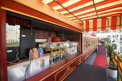 Indian Railways: ट्रेन के पुराने डिब्बे में लिजिए शाही रेस्टोरेंट का आनंद, तस्वीरें कर देंगी आपको हैरान