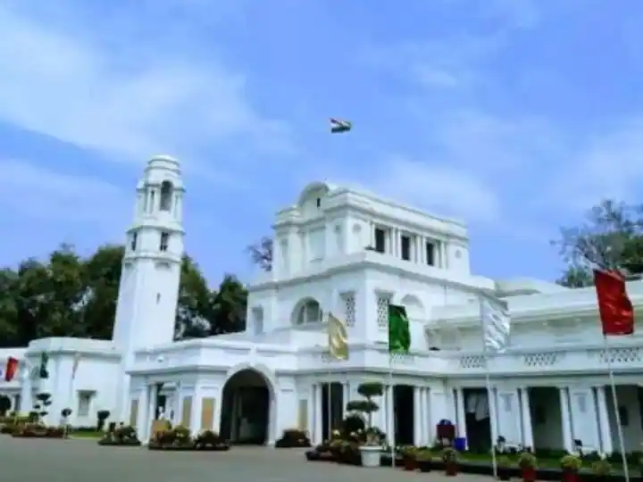 Delhi MLA Salary: एक दिहाड़ी मजदूर से भी कम है दिल्ली के विधायक की सैलरी! जानें कितना मिलता है वेतन?