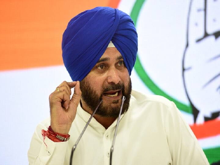 punjab elections sidhu has raised questions on the congress high command before the announcement of the cm face Punjab Elections 2022 : हायकमांडला पंजाबमध्ये नेहमी कमकुवत मुख्यमंत्री पदाचा चेहरा द्यायचा असतो : नवज्योत सिंह सिद्धू