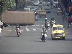 Shocking Video: பயணிகளுடன் சாலையில் கவிழ்ந்த பேருந்து.. பதைபதைக்க வைக்கும் அதிர்ச்சி வீடியோ...!