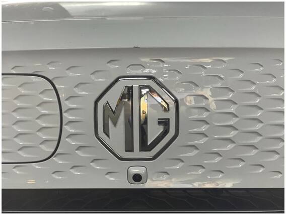 MG Electric Car: एमजी ला रही अपनी ZS EV का फेसलिफ्ट, ज्यादा रेंज के साथ देखिए कैसा है लुक MG Electric Car: एमजी ला रही अपनी ZS EV का फेसलिफ्ट, ज्यादा रेंज के साथ देखिए कैसा है लुक