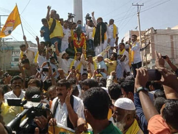 Andhra Pradesh: TDP MLA Balakrishna Stages Protest Demanding Govt To Declare Hindupur As A District Andhra Pradesh: TDP MLA Balakrishna Stages Protest Demanding Govt To Declare Hindupur As A District