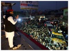 UP Assembly Election 2022: রাজনীতি ও সৌজন্য: ভোটের প্রচার চলাকালে যখন মুখোমুখি অখিলেশ ও  প্রিয়ঙ্কা