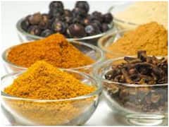 Cancer Treatment: कैंसर को दूर भगाती है हल्दी और काली मिर्च, इस तरह करें सेवन