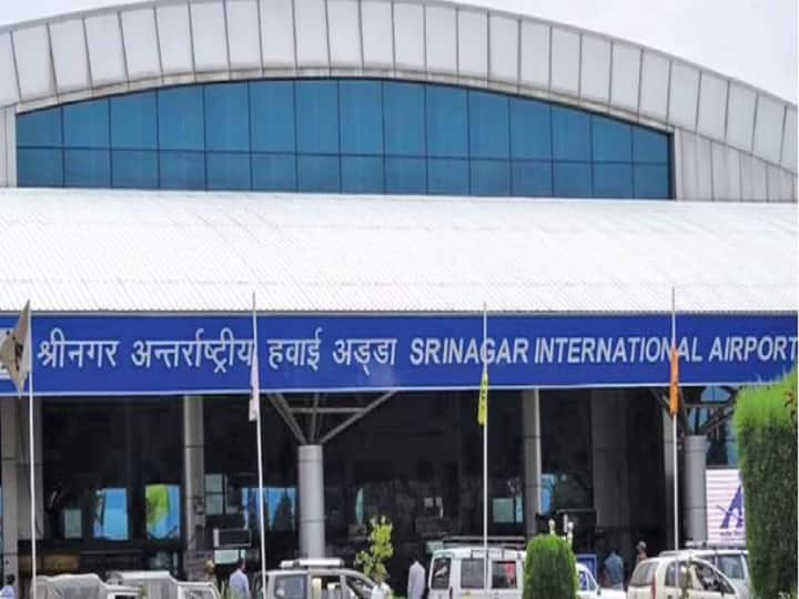 Jammu And Kashmir News Repair work underway at Srinagar airport these flights will be affected in the weekend ann वीकेंड पर श्रीनगर जाने का है प्लान तो इन उड़ानों में हो सकती है देरी, ये है वजह