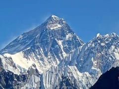 क्या गायब हो जाएगा Mount Everest का सबसे ऊंचा ग्लेशियर? 2,000 साल में जमा बर्फ 30 साल पिघल गई, रिसर्च में खुलासा