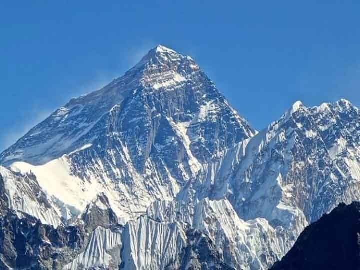 Everests highest glacier may have disappeared it took 30 years to melt the ice accumulated in 2000 years क्या गायब हो जाएगा Mount Everest का सबसे ऊंचा ग्लेशियर? 2,000 साल में जमा बर्फ 30 साल पिघल गई, रिसर्च में खुलासा
