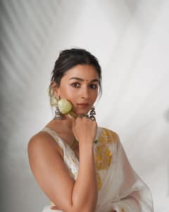 Alia Bhatt: చీరలో అలియాభట్, ఎంత అందంగా ఉందో