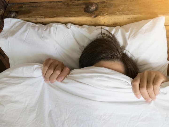 Health Tips: sleep less rthen 5 hours may be cause of many disease Health Tips: 5 કલાકથી ઓછી ઉંઘથી શરીર પર થાય છે આ આડઅસર, ગંભીર બીમારીનો બની શકો છો શિકાર