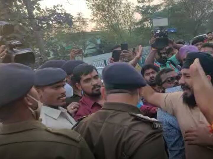 Chhattisgarh Former minister Rajesh Munat said abusive words to police, released video and accused of assault ANN Chhattisgarh News: पूर्व मंत्री राजेश मूणत ने पुलिस को कहे अपशब्द, फिर वीडियो जारी कर लगाया मारपीट का आरोप