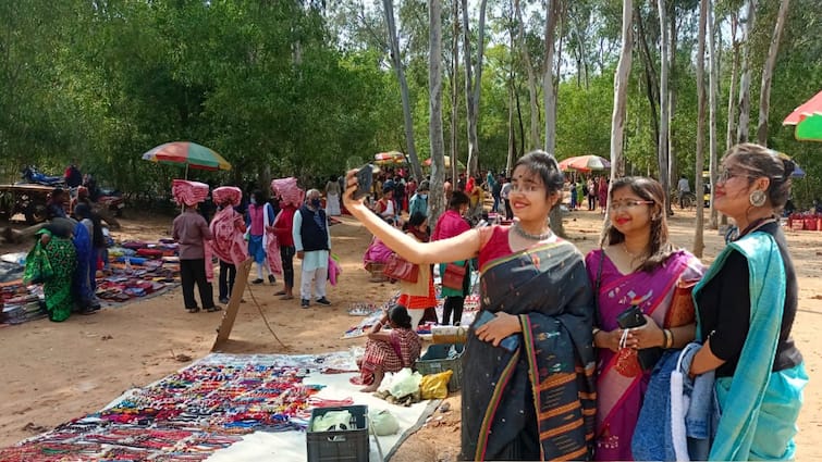 Sonajhurir Hat Bolpur repoens with covid guidelines new timings Sonajhuri: 'শর্তসাপেক্ষে' খুলল সোনাঝুরি, হাট খুলতেই সেলফির হিড়িক