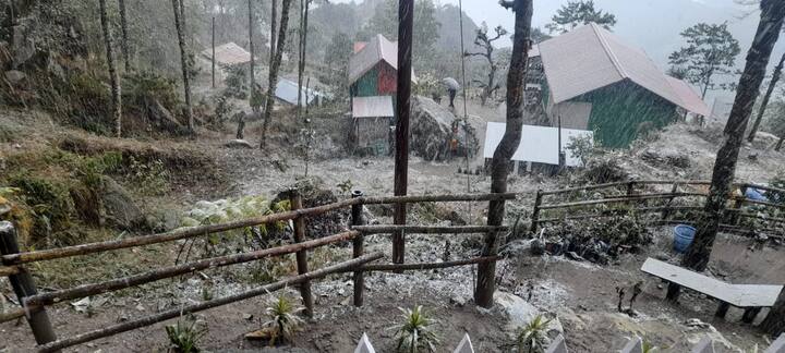 সেই সঙ্গে আগামী ২-৩ দিন ভারী বৃষ্টির সম্ভাবনা রয়েছে। ছবি ও তথ্য মোহন প্রসাদ
