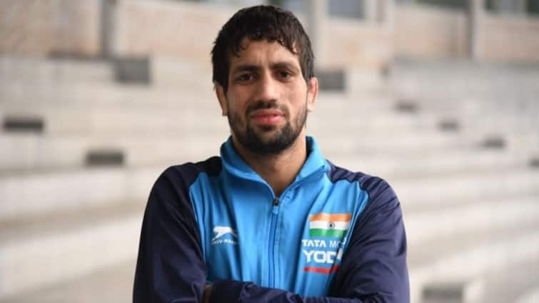 Ravi Dahiya, Bajrang Punia & 6 other attend special camp in Bulgaria for CWG and Asian Games preparation Wrestling: কমনওয়েলথ ও এশিয়ান গেমসের প্রস্তুতিতে বুলগেরিয়ায় ক্যাম্প রবি, দীপকদের