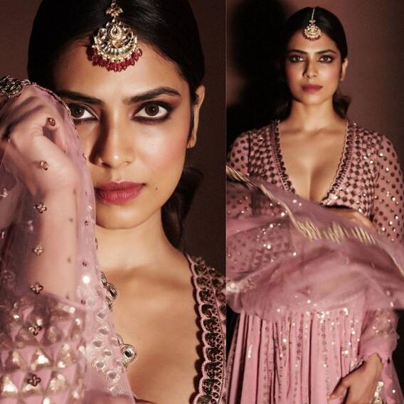 Malavika Mohanan: ట్రెడిషనల్ డ్రెస్ లో మాళవిక, ఫొటోలు వైరల్ Malavika Mohanan: ట్రెడిషనల్ డ్రెస్ లో మాళవిక, ఫొటోలు వైరల్