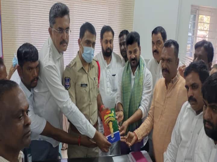 Telangana PCC Chief Revanth Reddy Complaint Against Telangana CM KCR Revanth Reddy: తెలంగాణ సీఎం కేసిఆర్‌పై రేవంత్‌ రెడ్డి ఫిర్యాదు, దేశ ద్రోహం కేసు పెట్టాలని డిమాండ్