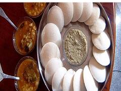 Kitchen Hacks: सिर्फ 5 मिनट में बनाएं सूजी इडली, स्वाद ऐसा कि चावल की इडली भी लगेगी फीकी