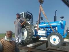 सालों बाद अमेरिका से लौटे किसान के बेटे ने 33 साल पुराने ट्रैक्टर पर किए लाखों खर्च, जानें पूरा मामला