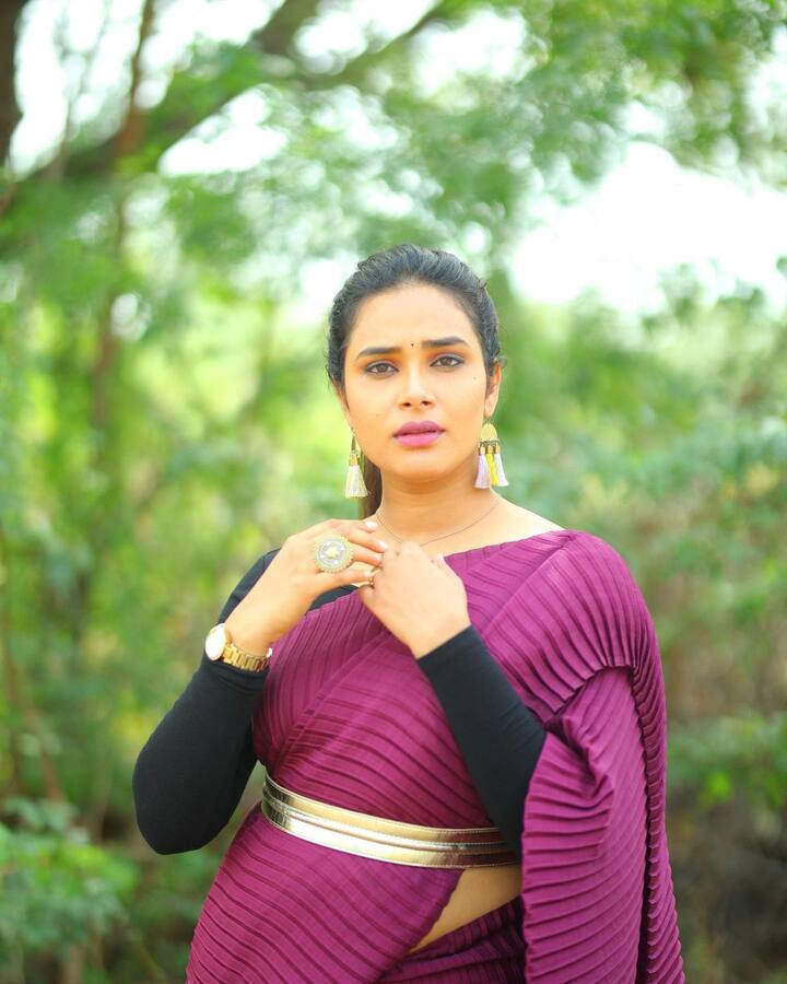 యాంకర్ హరితేజ బిగ్ బాస్‌కి వెళ్లొచ్చాక చాలా ఫేమస్ అయిపోయింది.  -Image credit: Hariteja/Instagram