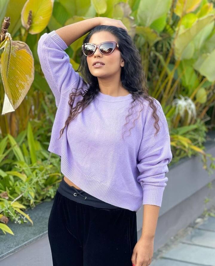 ஒத்தையில நீயும் போனா அது நியாயமா உன்னுடனே