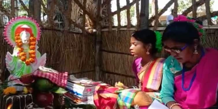 Birbhum: Tribal girl was seen as priest in Saraswati Puja Birbhum: বীরভূমে সরস্বতী পুজোয় পুরোহিত আদিবাসী ছাত্রী