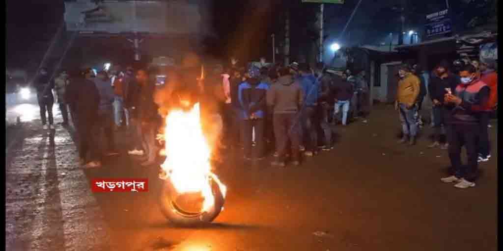 Purulia: Administrator of Purulia Municipality left TMC with son after not being made candidate in the upcoming Municipal Election Purulia: পুরভোটে টিকিট না পেয়ে সপুত্র তৃণমূল ত্যাগ পুরুলিয়ার বিদায়ী প্রশাসকের