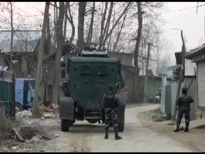 Jammu Kashmir Encounter in Baramulla 3 soldiers injured जम्मू-कश्मीर: बारामूला में सुरक्षाबलों ने लश्कर के आतंकी को मार गिराया, मुठभेड़ में 3 जवान भी जख्मी