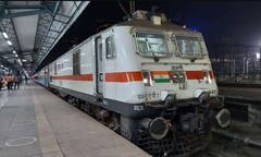 Indian Railways ticket Booking: ਹੋਲੀ ਤੋਂ ਪਹਿਲਾਂ ਰੇਲਵੇ ਨੇ ਲਿਆ ਵੱਡਾ ਫੈਸਲਾ, ਘਰ ਜਾਣ ਵਾਲੇ ਯਾਤਰੀਆਂ ਨੂੰ ਆਸਾਨੀ ਨਾਲ ਮਿਲੇਗੀ Confirm Ticket