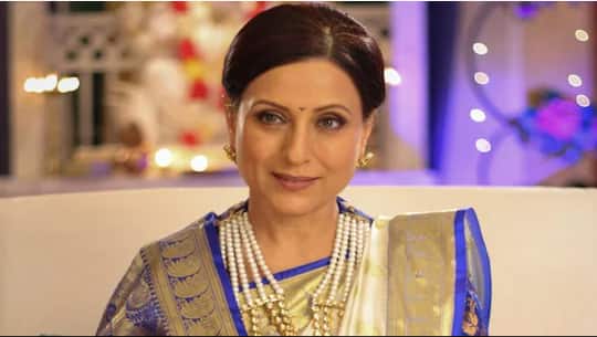 Kishori Shahane Information about Kishori Shahane car was given through social media Kishori Shahane : अभिनेत्री किशोरी शहाणेंच्या कारचा अपघात, सोशल मीडियाद्वारे दिली माहिती