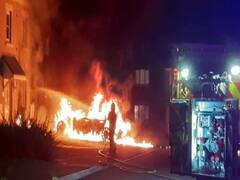 Trending News: कुछ ही पल में जलकर खाक हो गई 60 लाख की Range Rover कार, बाल-बाल बची महिला